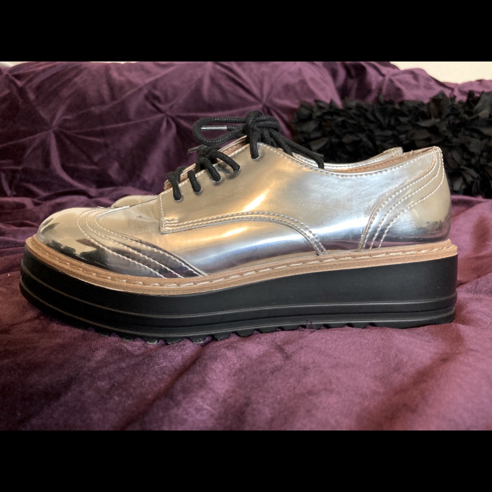 Steve Madden Silver platform wingtips